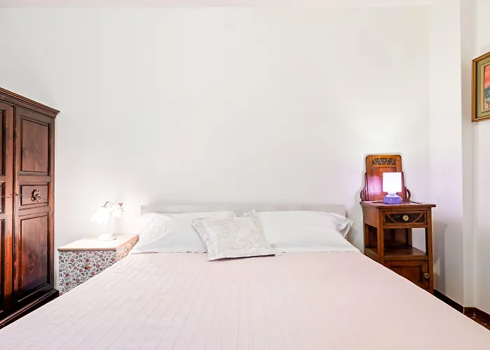 Guesthost - Pratello E Funzionale Apartmán *